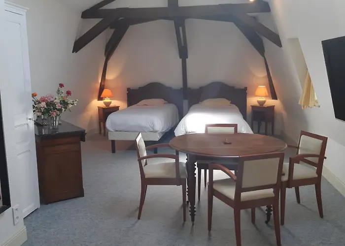 Logis Hotel La Source Du Mont