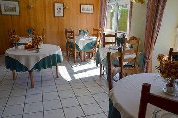 Hotel Logis La Source Du Mont 3*