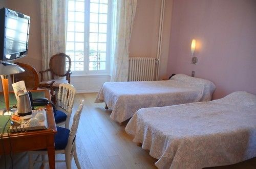 Hotel Logis La Source Du Mont 3*