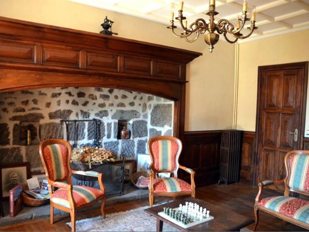 Hotel Logis La Source Du Mont Saint-Martin-Valmeroux